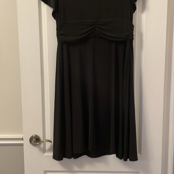 Jersey v-neck cap sleeve dress with ruched waist, a-line skirt - Picture 6 of 6